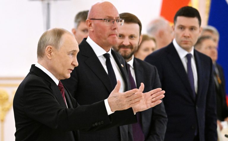 A brit miniszterelnök szerint az oroszok már ész nélkül támadják Kijevet