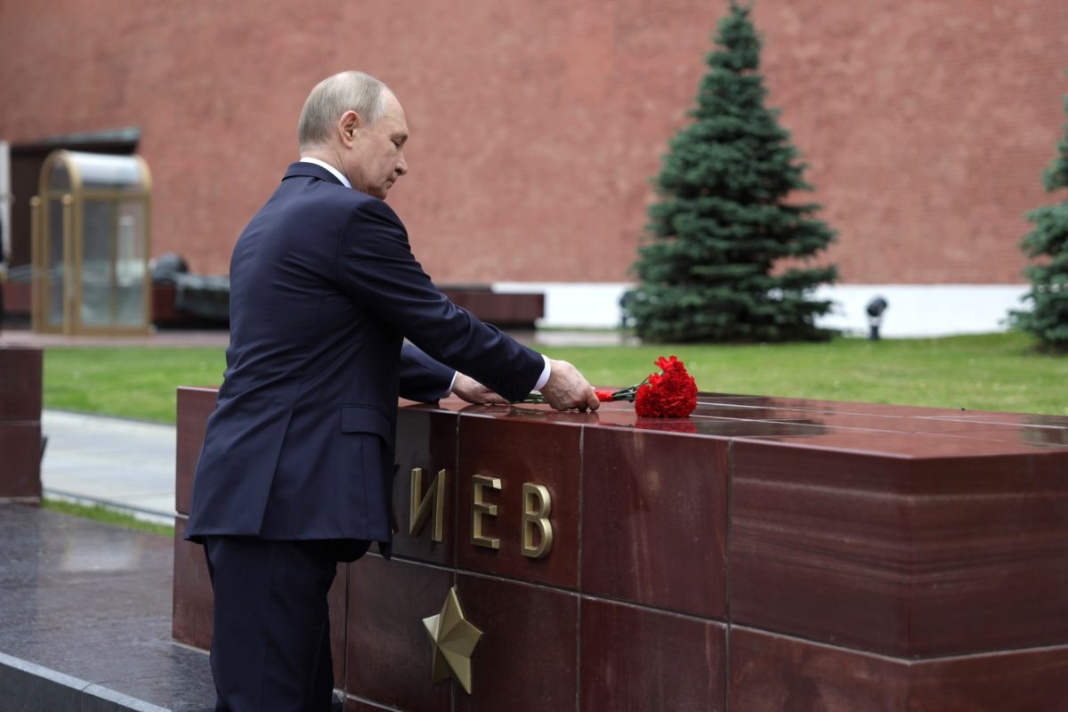 Felszólították Putyint, azonnal állítsa le a rakéták kilövését, és üljön le tárgyalni