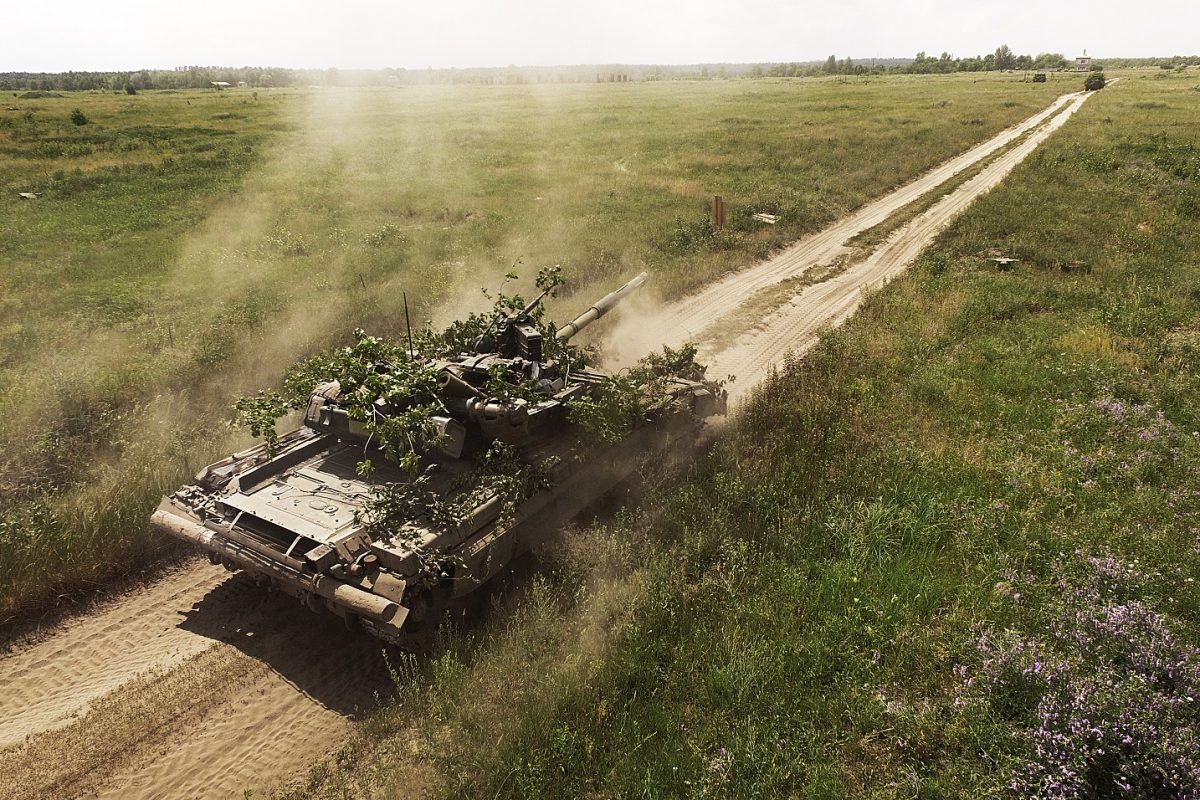 Amíg Ukrajna az új fegyverekre vár, Oroszország elemeire lőheti az ország egy részét