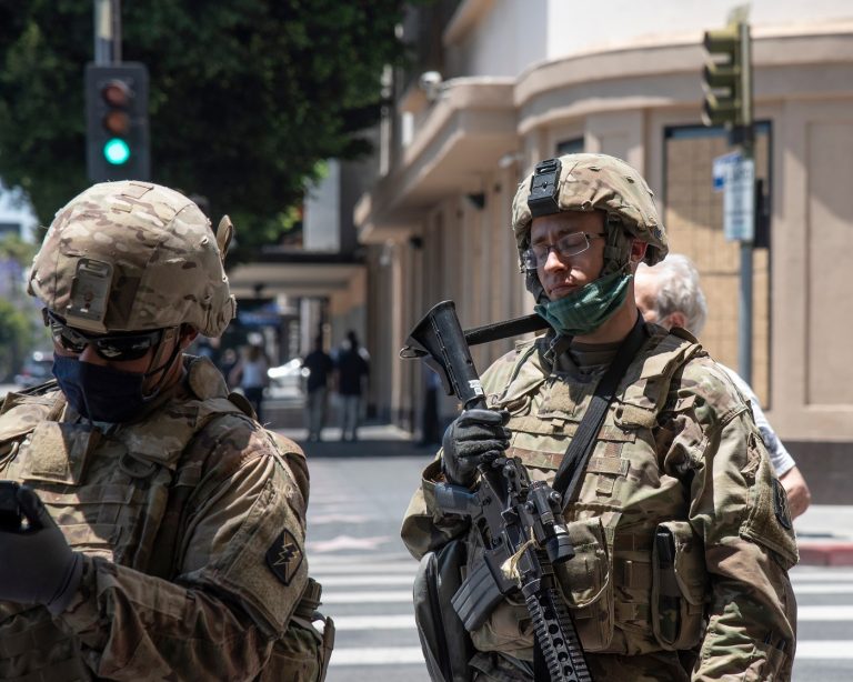 Már mozgósítják az amerikai Nemzeti Gárda egy részét