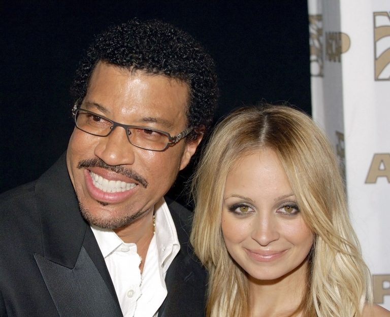 Megpróbálták kifosztani a legendás énekes, Lionel Richie villáját a Beverly Hillsen, miközben otthon volt
