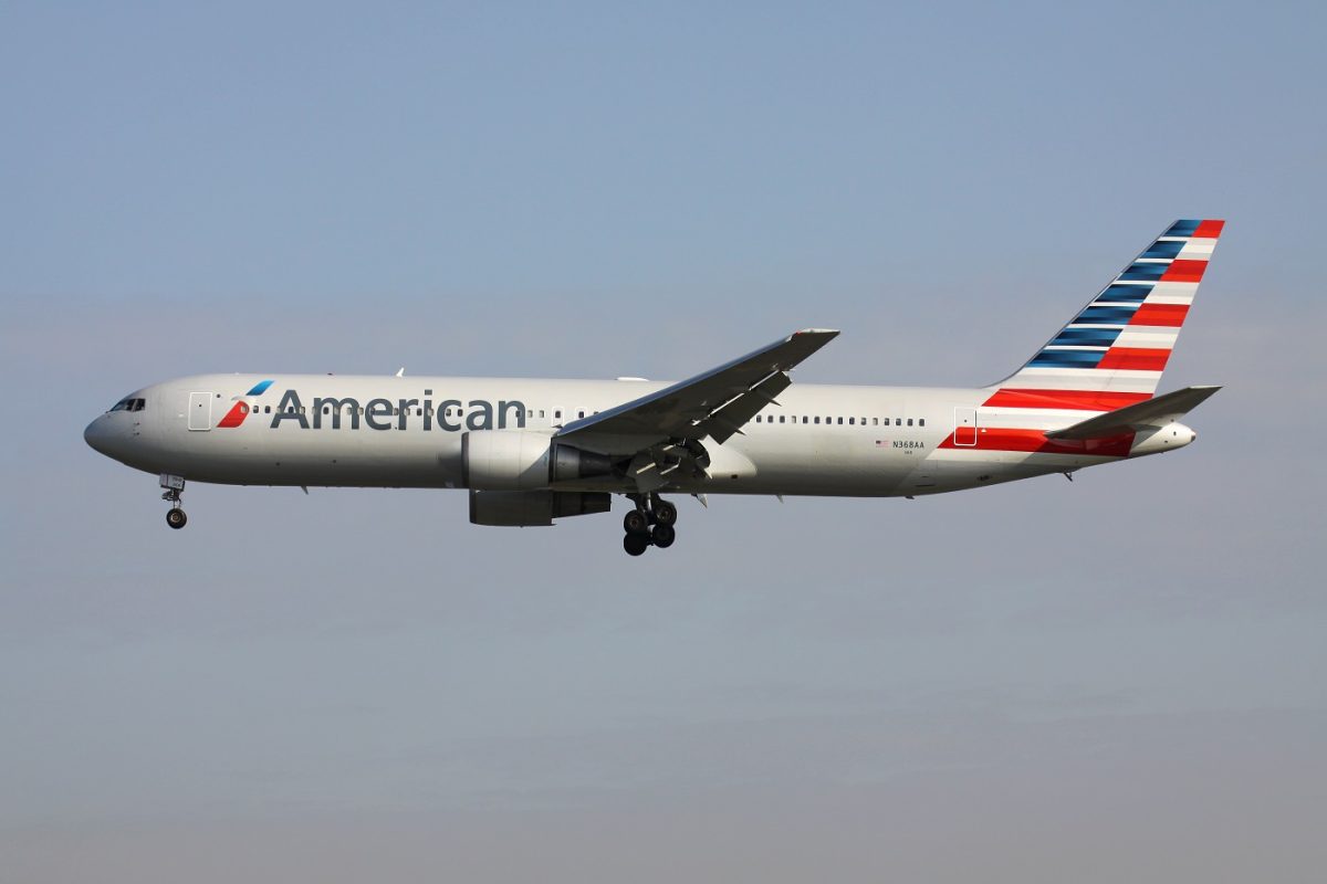 Tűz ütött ki egy utasszállítón egy kigyulladt készülék miatt, 160 utas volt a fedélzeten