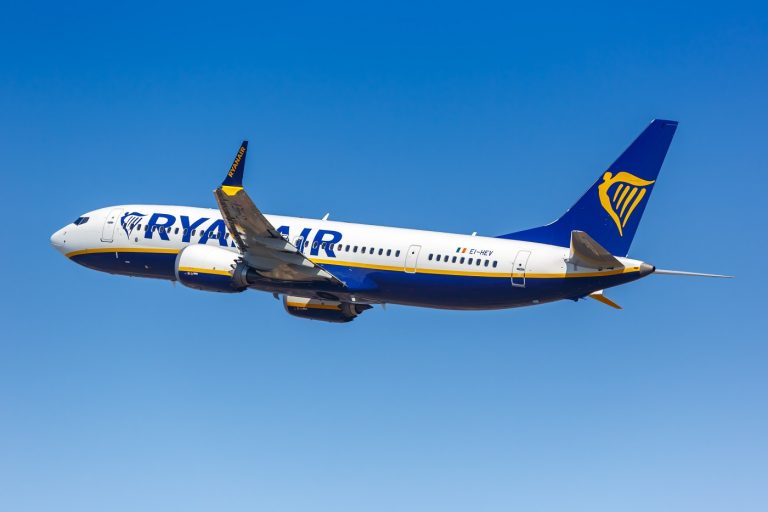 Pánik a levegőben – hirtelen vadászgépek jelentek meg a Ryanair egyik járata körül