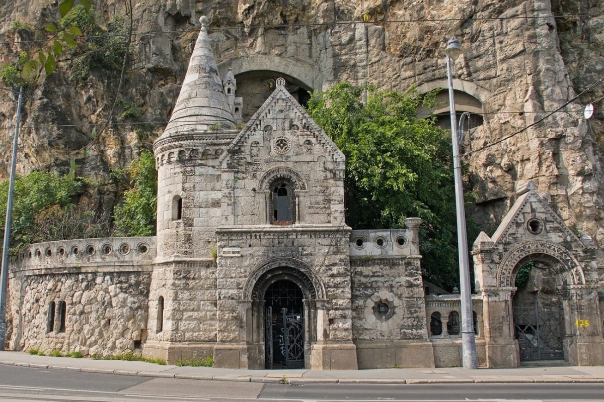 Sziklára zuhant egy fiatal férfi a Gellért-hegyen