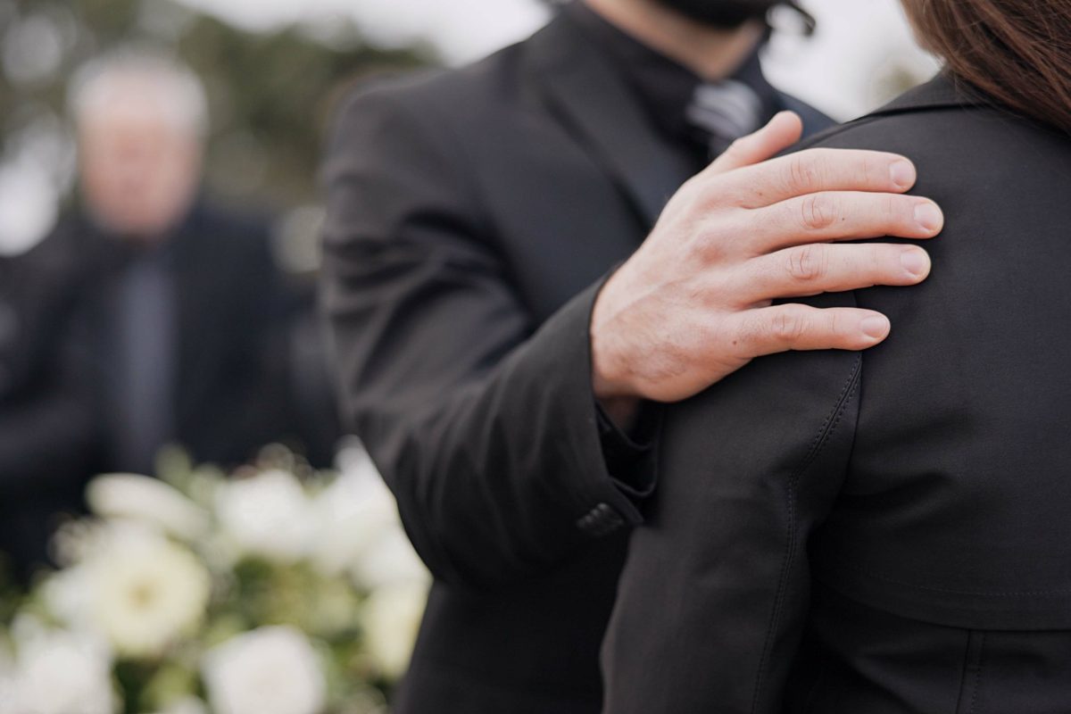 Színtiszta aranyból készült koporsóban temették el a család vezetőjét (videó)