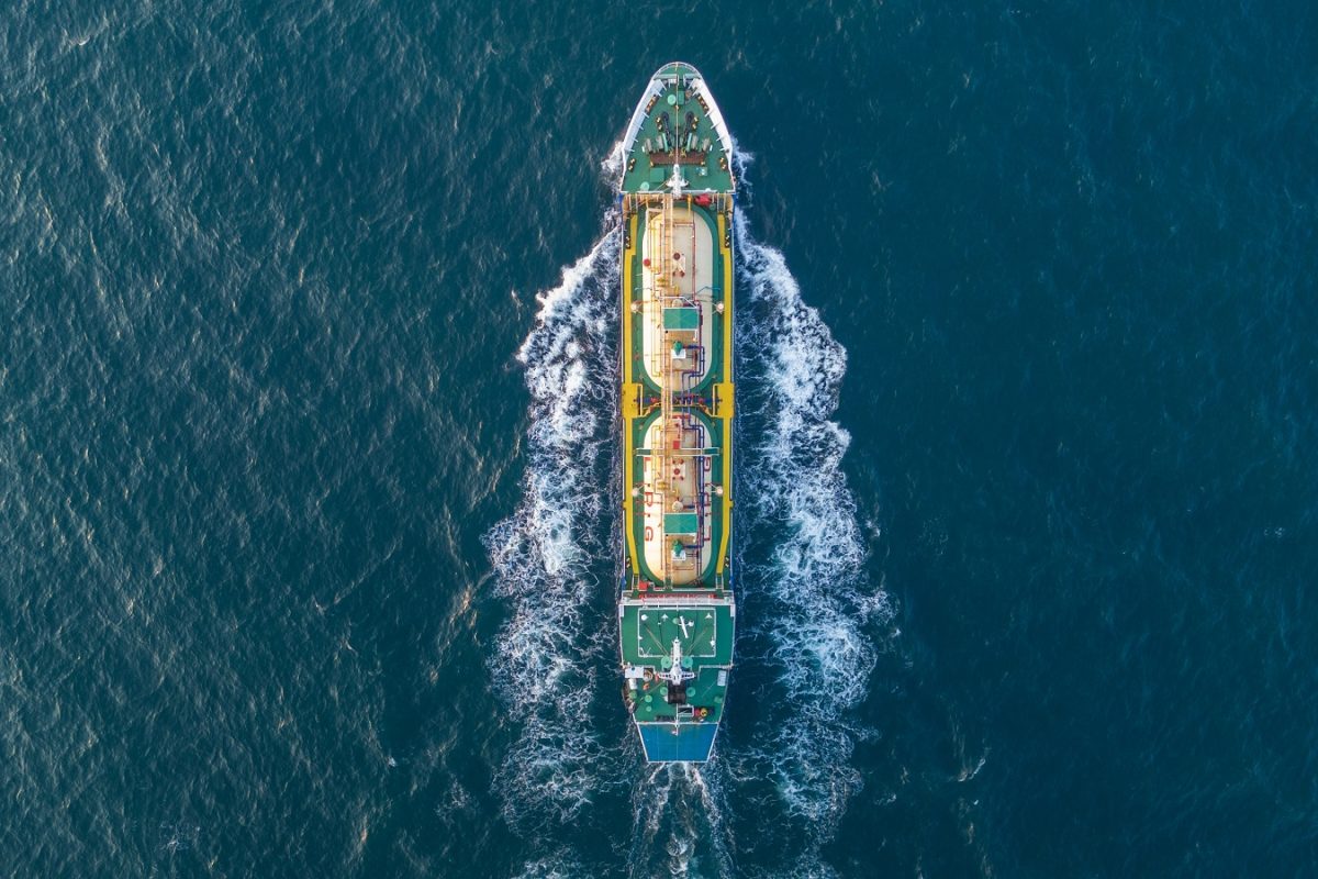 Nő a globális olajtermelés, miközben aggodalmak merülnek fel az orosz szállítások csökkenése miatt