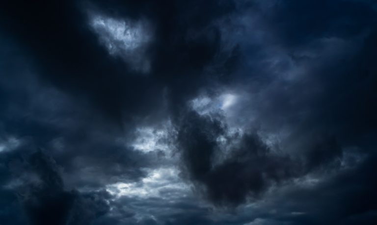 Halálos erejű vihar csapott le a szomszédunkra péntek este, egy 18 éves fiú nem élte túl