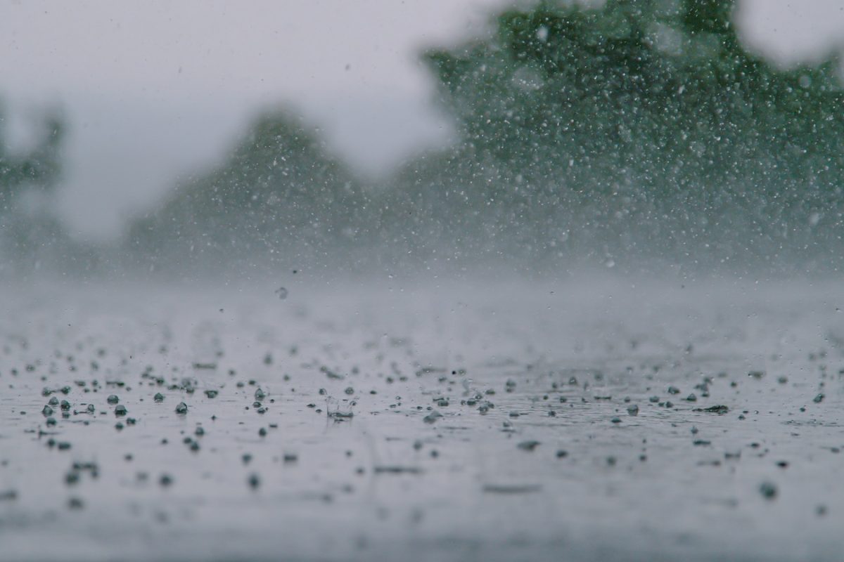 Kiszámíthatatlan időjárást kapunk vasárnap, úton vannak az újabb zivatarok