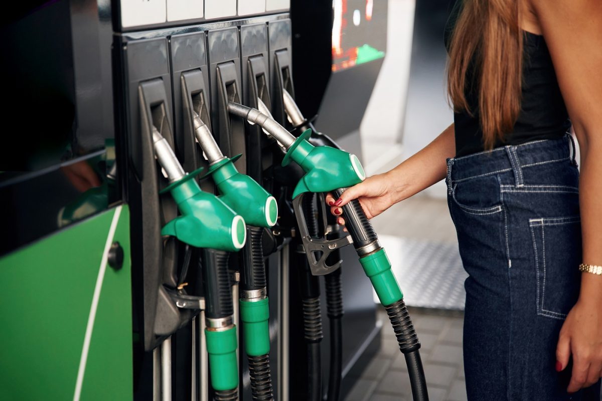 Bejelentették, hogyan változik a benzin és a gázolaj ára keddtől