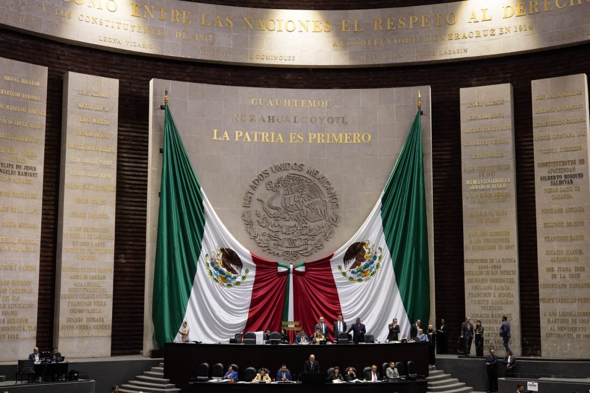 Kamerák előtt estek egymásnak az ismert politikusok, nagy botrány lett belőle