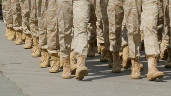 Botrány az amerikai hadseregben – négy katonát vádolnak egy főiskolai hallgató elleni szexuális bántalmazásával