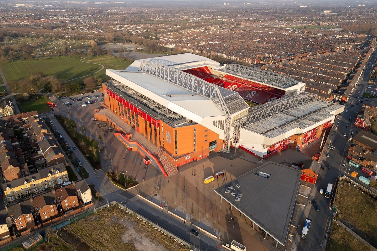 Lecserélték Kerkezt, rögtön kapott két gólt a Liverpool
