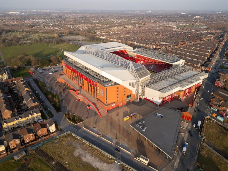 Lecserélték Kerkezt, rögtön kapott két gólt a Liverpool