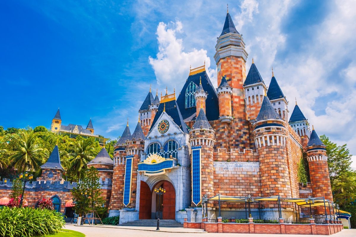 Tragédia történt Disneylandben, elhunyt egy látogató