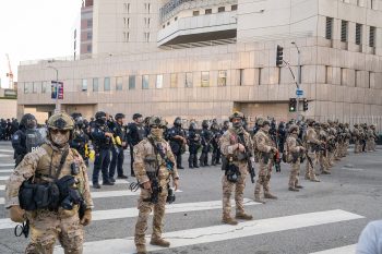 Már olyan súlyos a helyzet, hogy több ezer amerikai katonát mozgósíthatnak Chicagóban