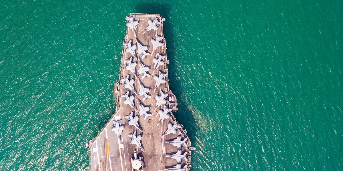 Nő a feszültség – Venezuela 15 ezer katonát vezényel a kolumbiai határra, érkeznek az amerikai hadihajók