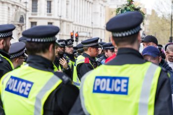 Bíróság elé áll a Magyarországról kitiltott Kneecap rappere