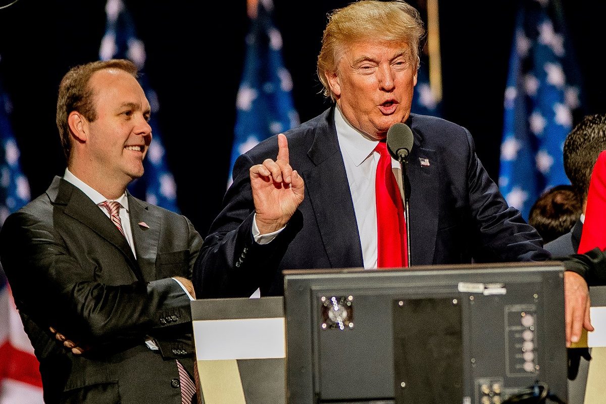 Donald Trump folytatja a kirúgásokat, jönnek a reakciók