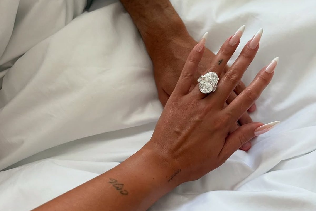 Kiderült, mennyit érhet Ronaldo kedvesének hatalmas eljegyzési gyémántgyűrűje