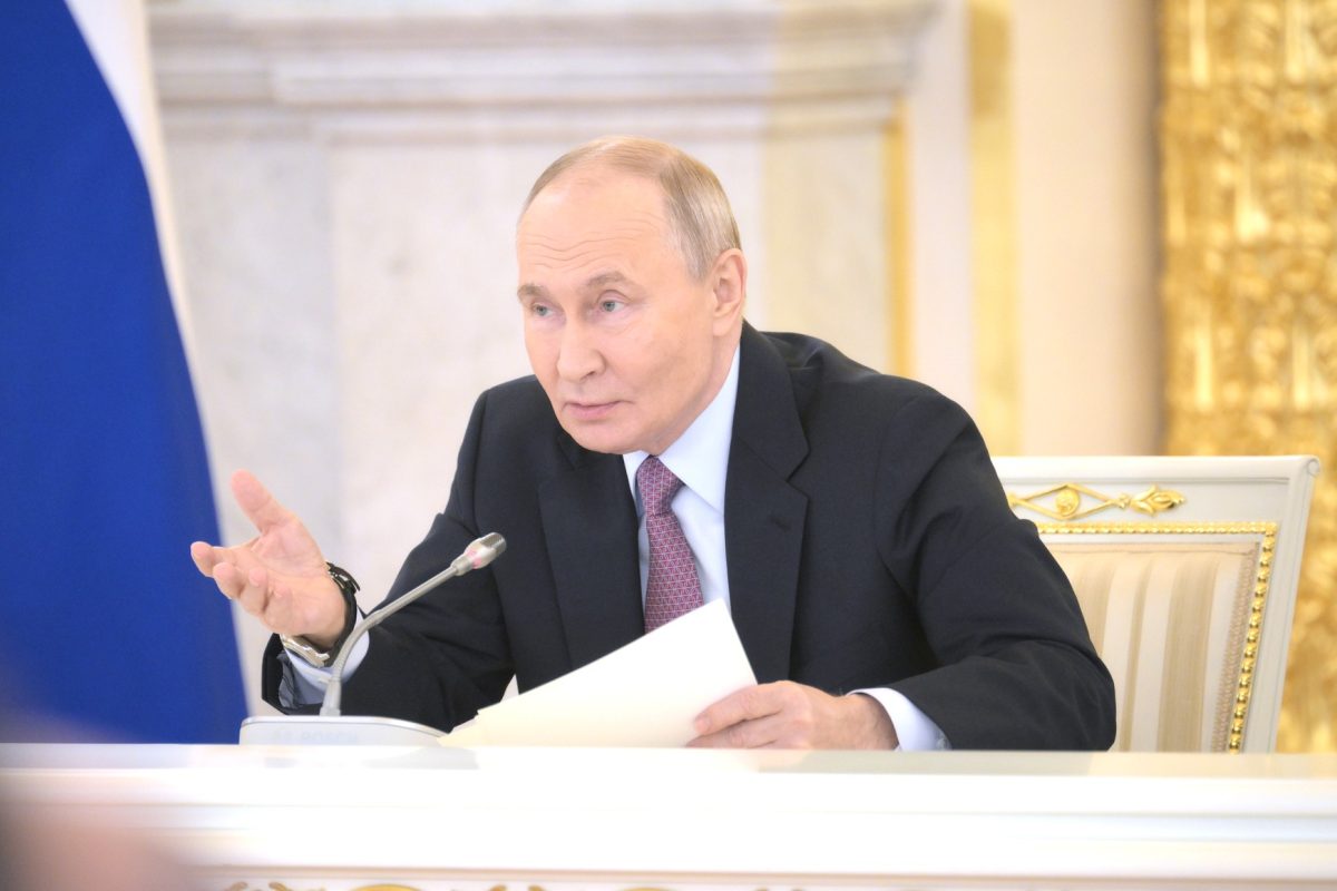 Miközben Putyin tárgyalni készül, az ukránok kritikus orosz olajfinomítókat robbantgatnak