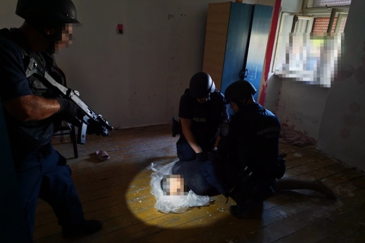 Elfogták a 22 hónapos miskei kislány halálával gyanúsított férfit