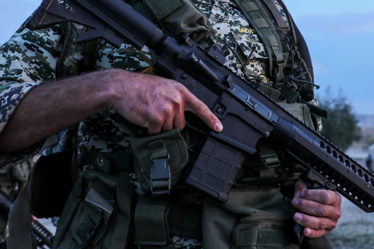 Pokoli és embertelen körülmények között tart fogva Irán egy turista házaspárt