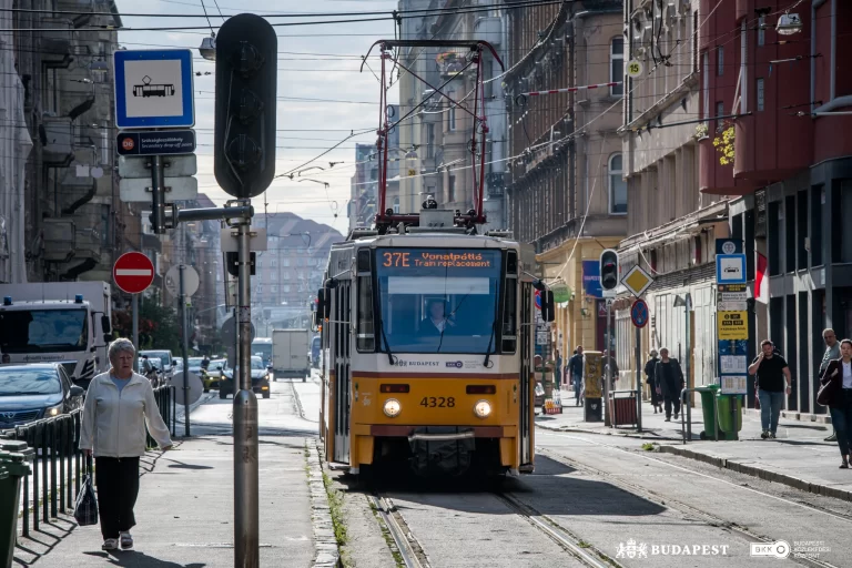 Váratlanul egyenirányítják a Népszínház utca egy szakaszát