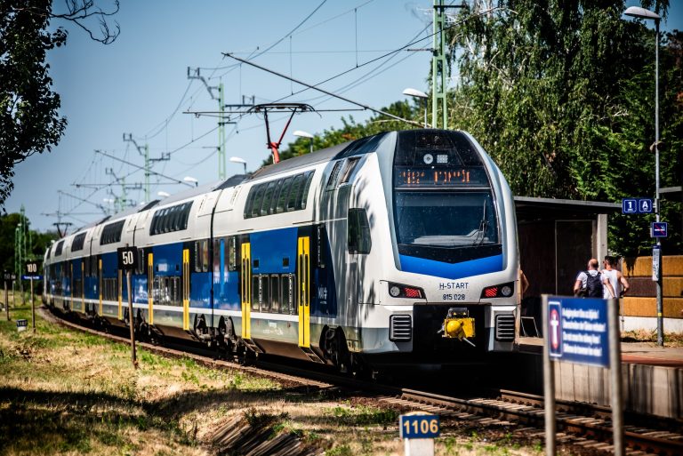 Súlyos vonatbalesetről számolt be a MÁV szombat délután – tűzoltók is a helyszínre siettek