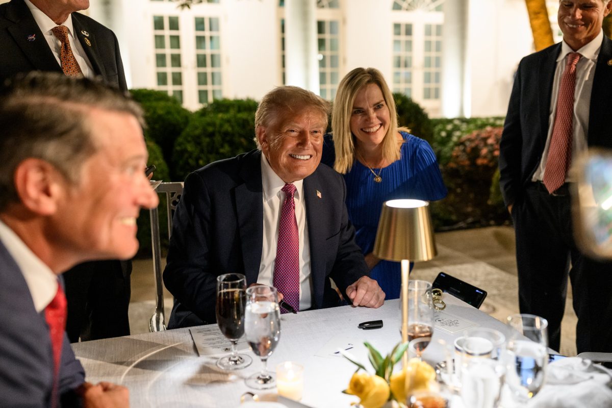 Trump vámjai miatt drágulhat az iPhone – ma este lesz a bemutató