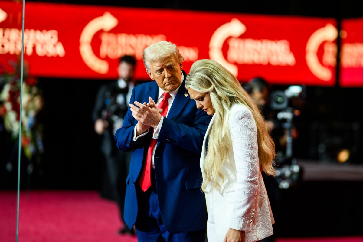 Nem várt esemény történt Charlie Kirk temetésén, amit videóra vettek