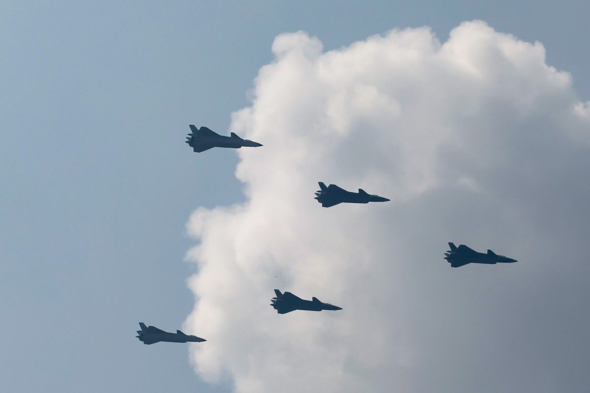 Olyan nagy tűzerőt vonultatott fel Kína, hogy a szakértők már javában elemezik az új fegyvereiket