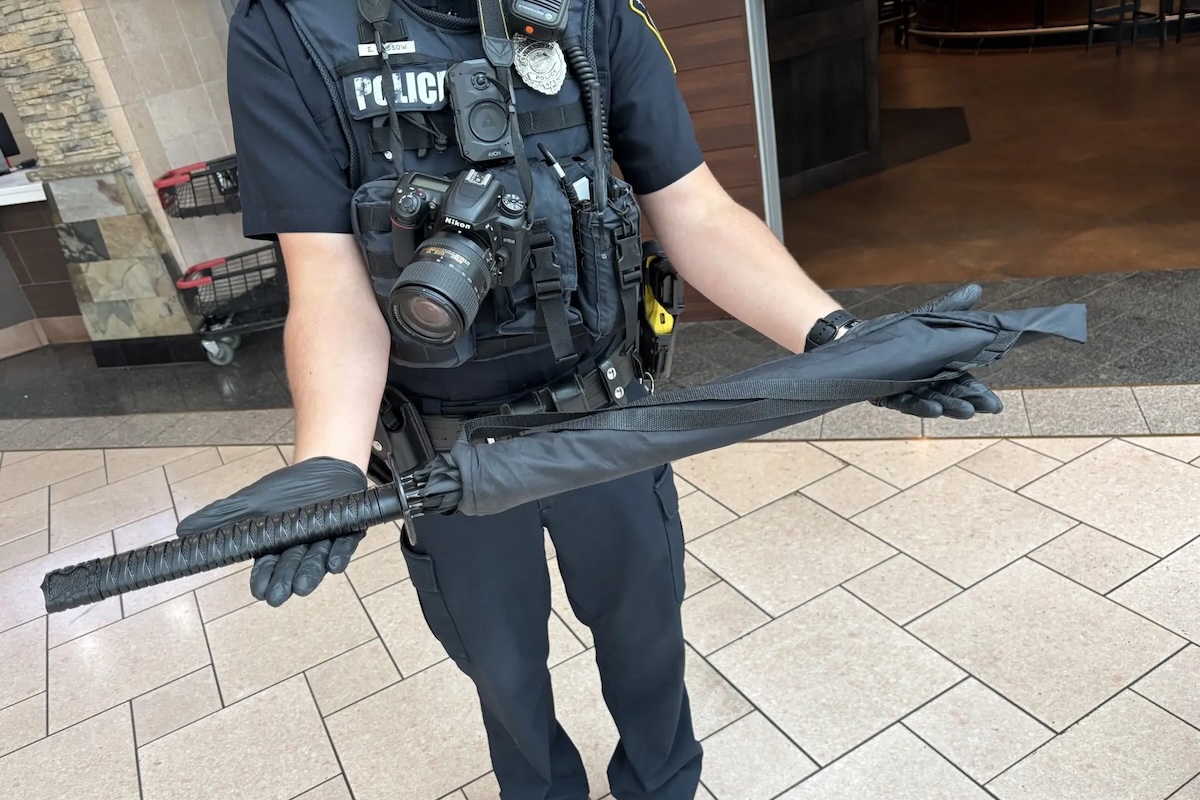 Tévesen fegyvernek hitt esernyő miatt alakult ki pánik egy bevásárlóközpontban