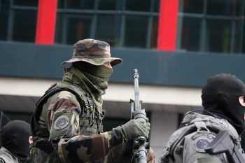 Már annyira súlyos a helyzet Brüsszelben, hogy katonákat küldhetnek az utcákra