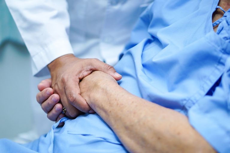 Az orvosok kétszer is azt mondták, aranyere van, de végstádiumú bélrákja volt