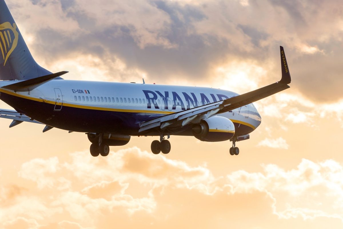 Légiutas-kísérő csapódott a mennyezetnek a Ryanair járatán az óriási turbulencia miatt