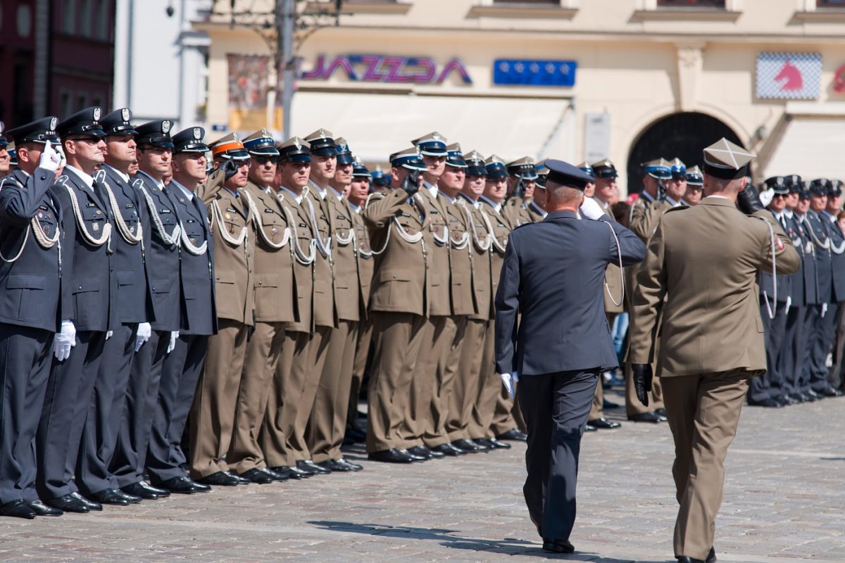 Újabb incidens Lengyelországban – drón jelent meg lengyel kormányzati épületek felett, azonnal kilőtték
