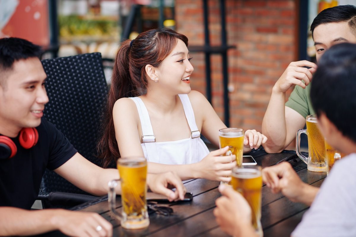 Fiatalok tömegei fordulnak el az alkoholtól