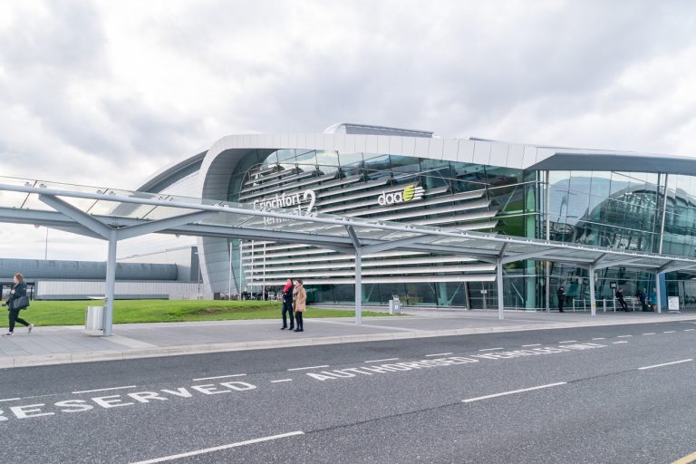 Riasztás Dublinban – azonnal kiürítették a repülőtér egyik terminálját