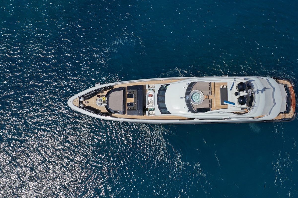 Videón a vadonatúj 350 millió forintos luxusjacht elsüllyedése, rögtön az első útján