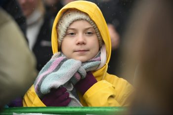 Dróntámadás érte Greta Thunberg Gázába tartó segélyhajóját, a Trónok Harca sztárja is a fedélzeten volt