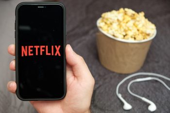 Ezek a sorozatok és filmek tarolnak jelenleg a Netflixen