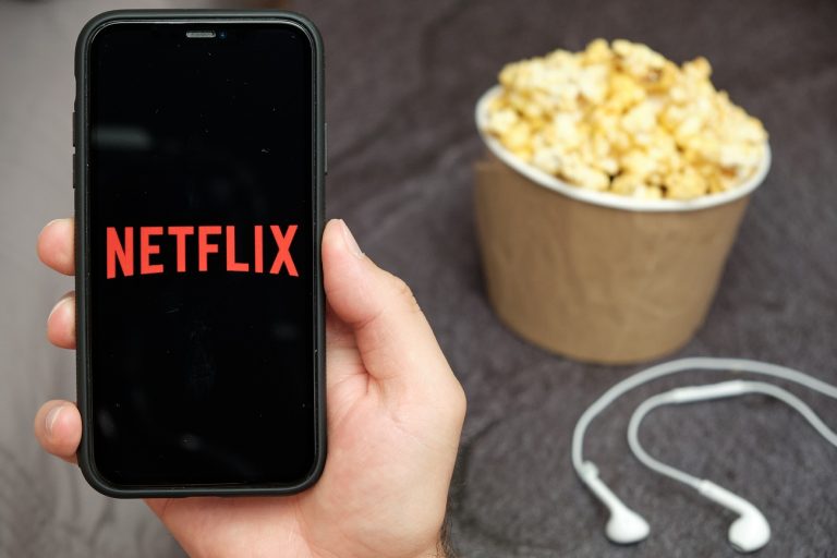 Ezek a sorozatok és filmek tarolnak jelenleg a Netflixen