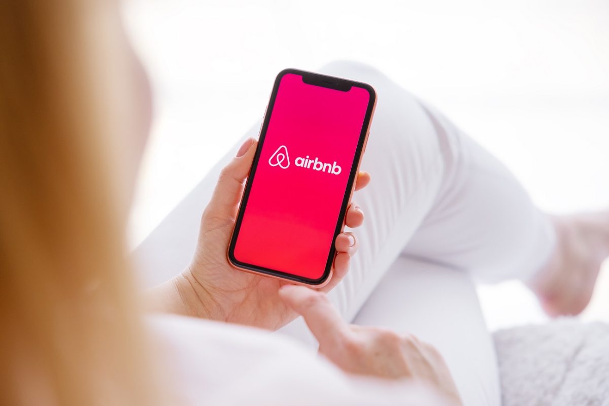 A világ egyik legolcsóbb Airbnb-je – 700 forintért éjszakázott egy utazó, majd kitálalt