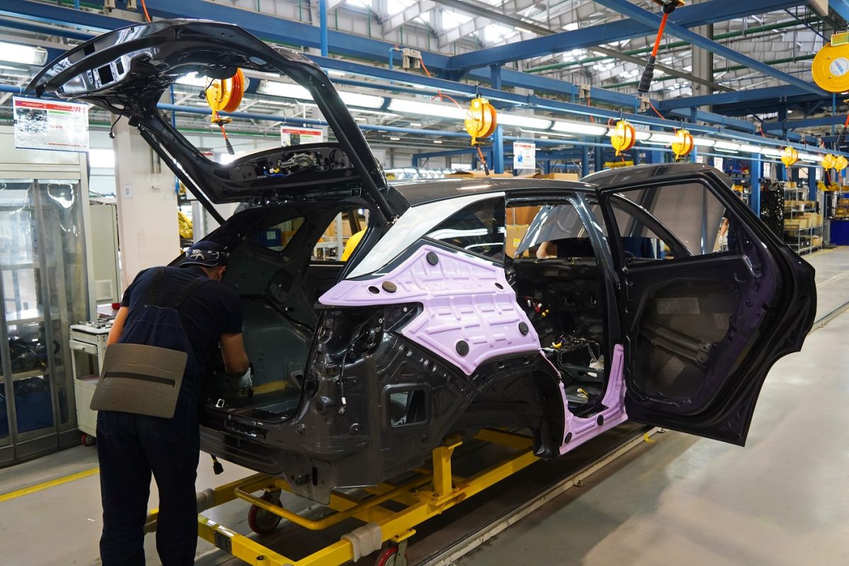 Több száz dél-koreai munkást vettek őrizetbe egy Hyundai-gyárban – rendkívüli ülést hívtak össze