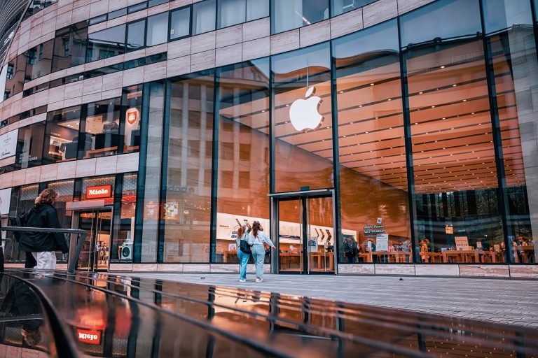 Itt az iPhone Air, az Apple eddigi legvékonyabb telefonja