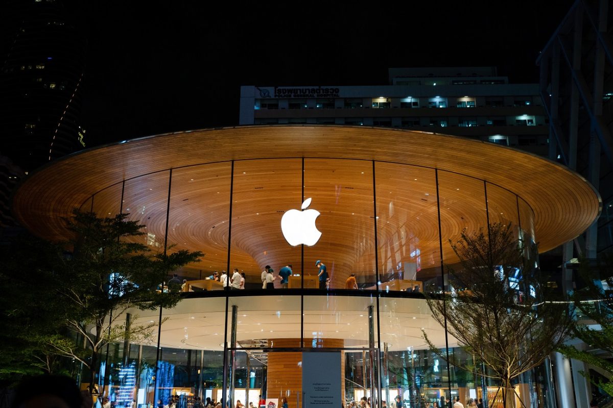 Két iPhone Air összeragasztva? – ilyen lehet az Apple első hajlítható iPhone-ja