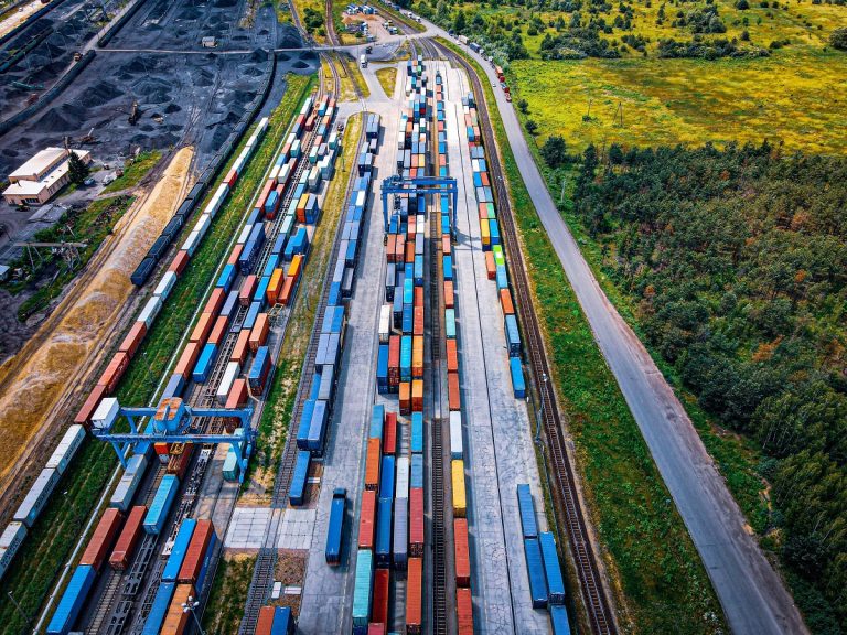 Lengyelország bekeményít, amivel már veszélyeztetik az EU-Kína vasúti áruforgalmat