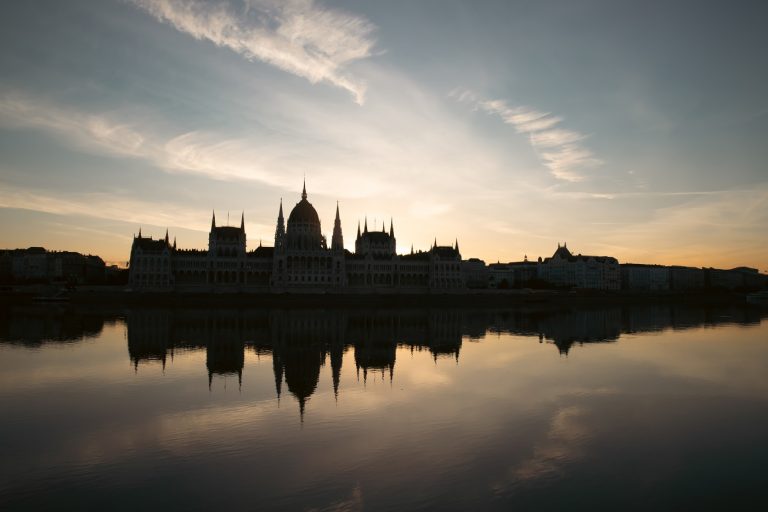 Megérkezett a hidegfront – azonnal bezuhant a hőmérséklet, eső és erős szél is jön