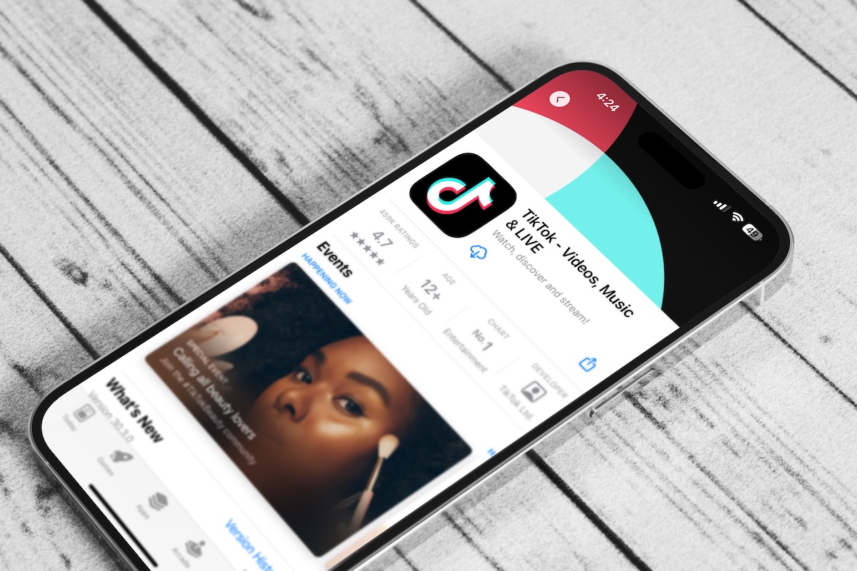 Új funkciókkal bővül a TikTok