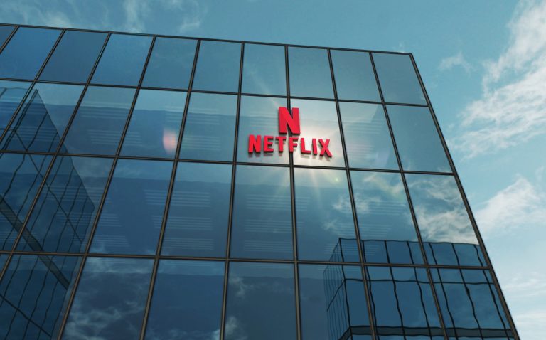 Tizenegy hét után ez a hihetetlen sorozat taszította le a trónról a Netflixet